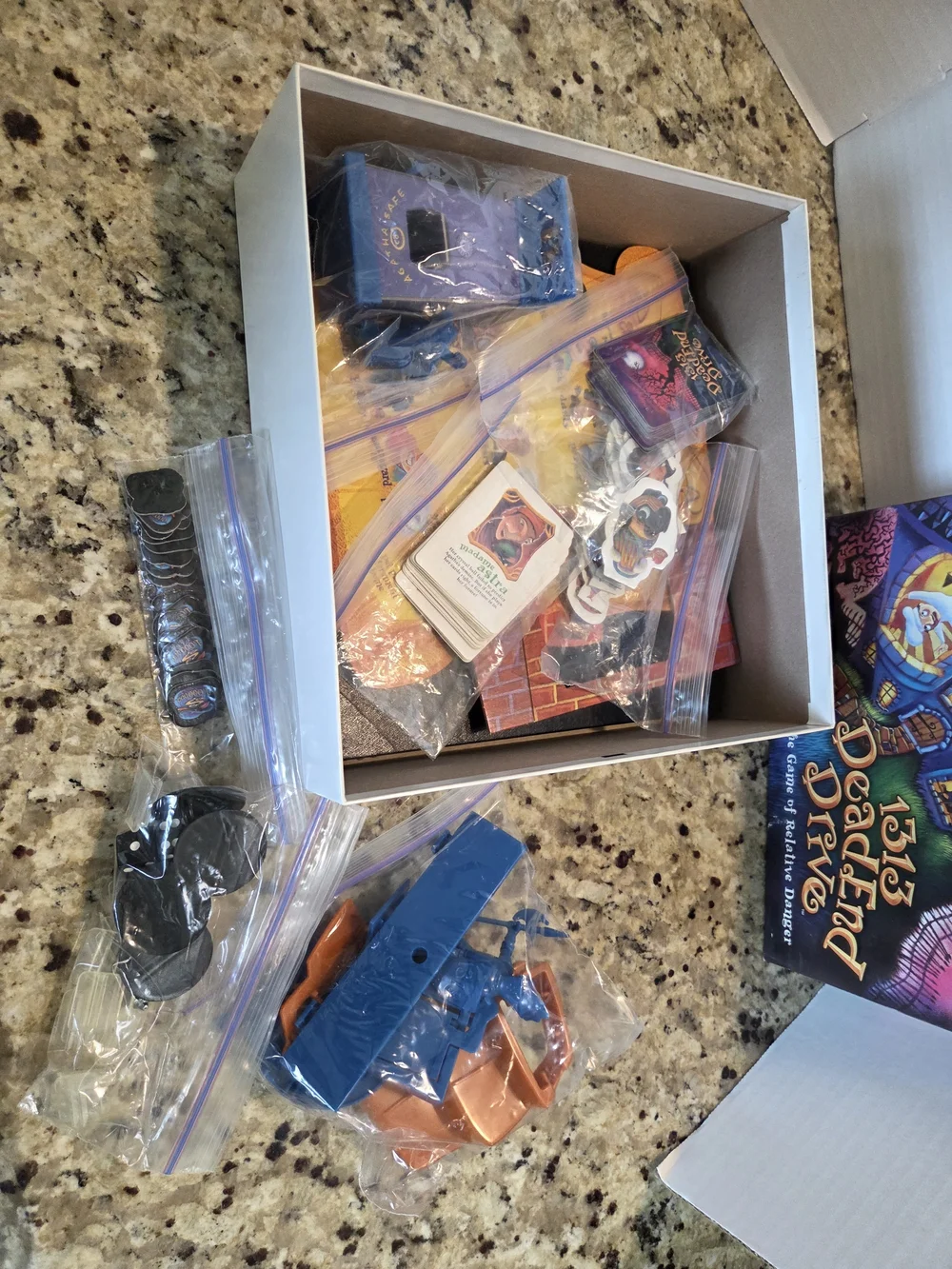 1313 Dead End Drive Parker Brothers 2002 Mystery Board Game Complete Ages 8+ Vtg